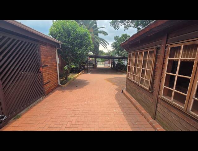 3 BEDROOM HOUSE FOR SALE IN BRACKENDOWNS